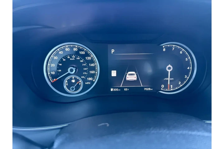 Genesis G70 2025 3.3T Sport image 10