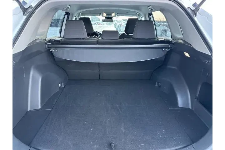 $32509 : Toyota RAV4 2025 AWD XLE 4dr image 6