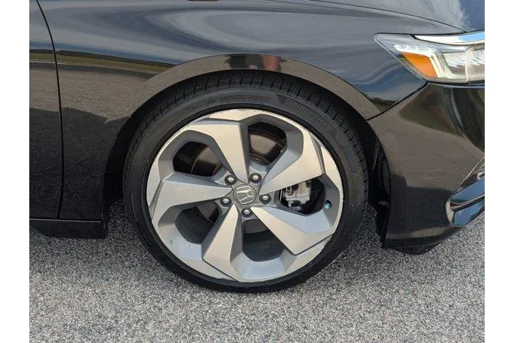 $24999 : Honda Accord 2018 Touring 4d image 6