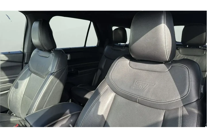 $30857 : Ford Explorer 2022 ST 4dr SU image 9