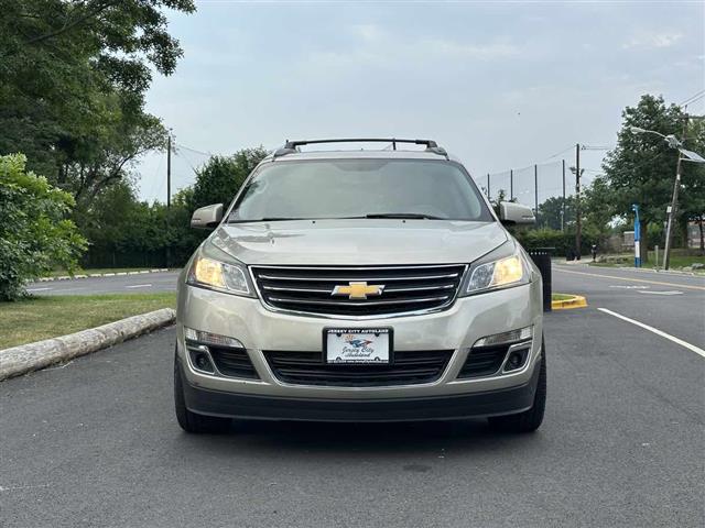 2016 Traverse LT image 2