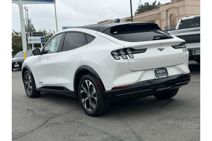 $31995 : Ford Mustang Mach-E 2023 Pre image 4