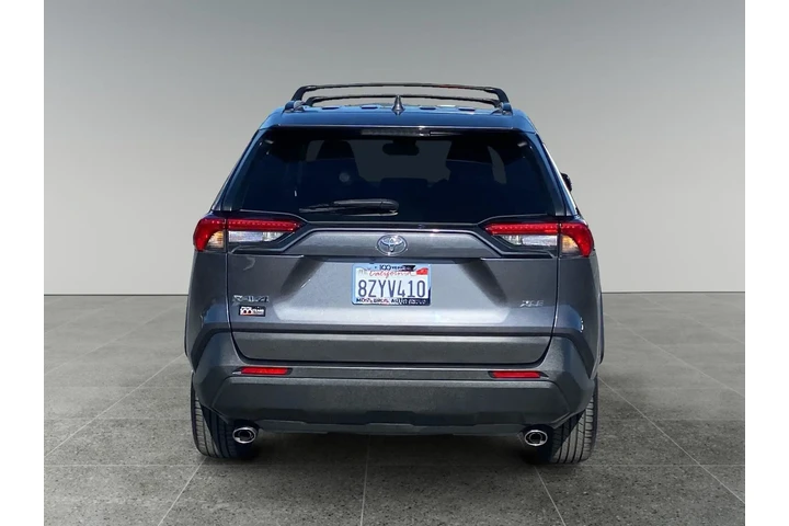 $30399 : Toyota RAV4 2022 XLE 4dr SUV image 4