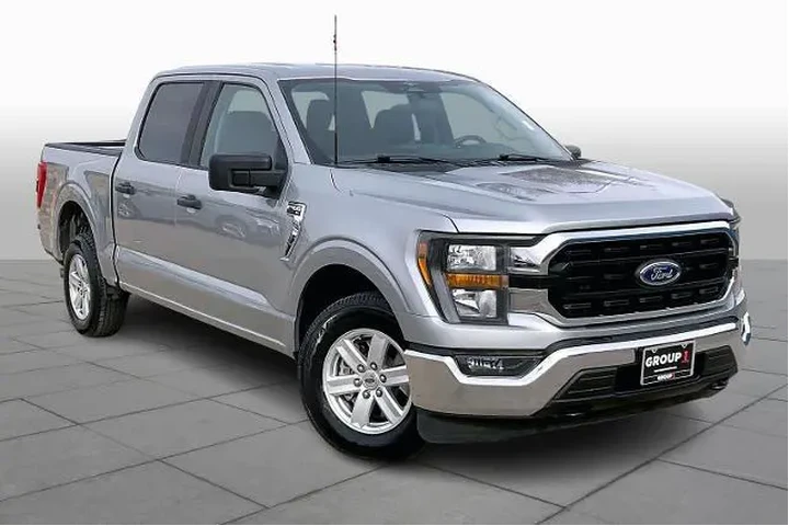 $31904 : Ford F-150 2023 4x2 XLT 4dr image 2