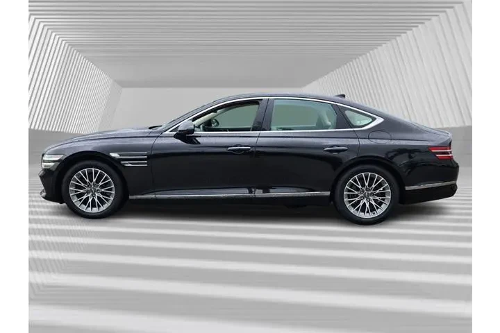 $28485 : Genesis G80 2022 2.5T 4dr Se image 2