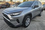 2021 RAV4 LE en Palm Springs