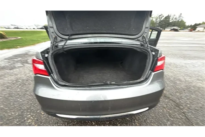 $6400 : Chrysler 200 2012 LX 4dr Sed image 6