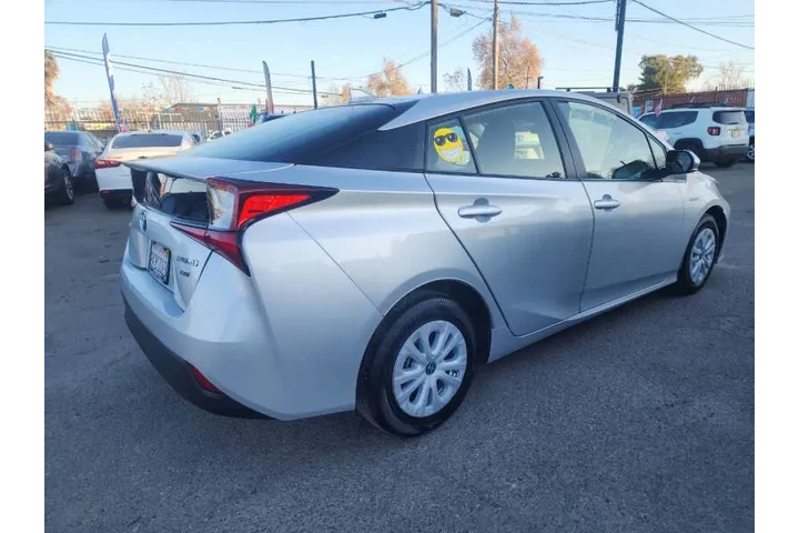 $16999 : 2019 Prius L Eco image 6
