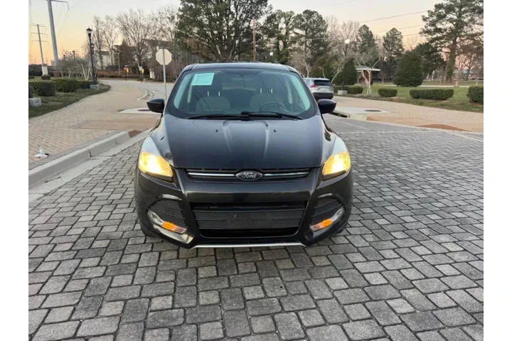 $4000 : 2014 Escape SE image 2