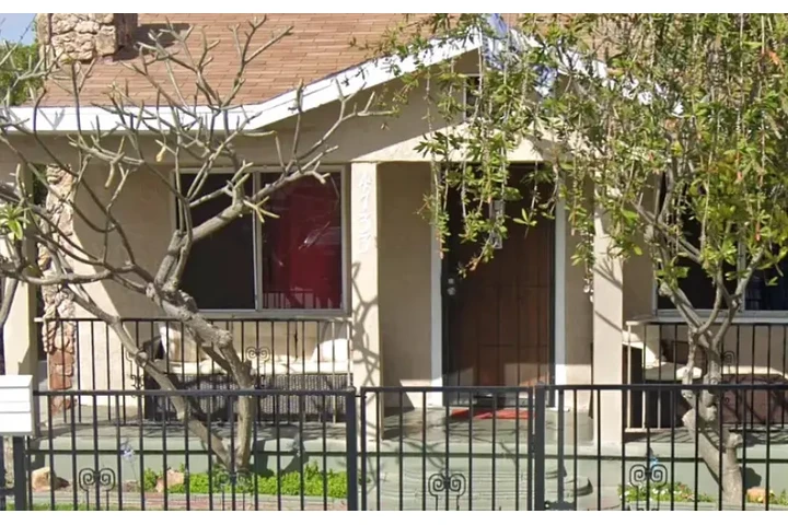 $2135 : Nearby markets 4733 Pine St, image 1