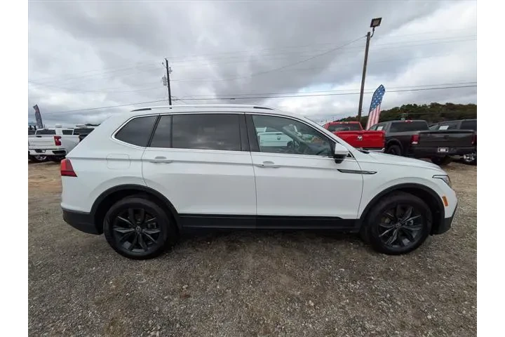 $23843 : Volkswagen Tiguan 2024 Wolfs image 2