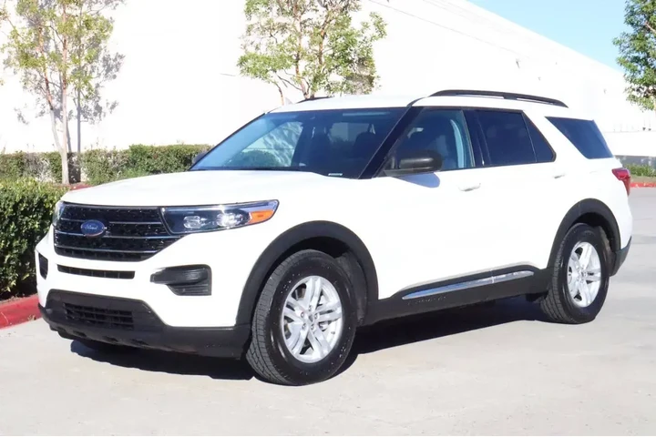 $28092 : Ford Explorer 2022 XLT 4dr S image 2