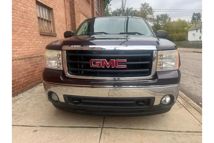 $9500 : 2008 GMC Sierra 1500 SLE1 image 5