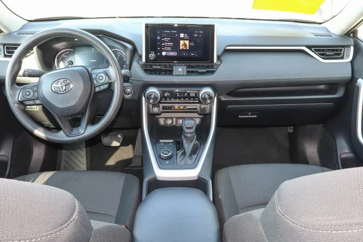 $35287 : 2025 RAV4 Hybrid XLE AWD image 10