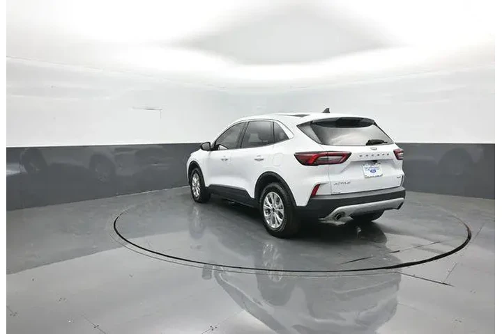 $19935 : Ford Escape 2023 AWD Active image 5