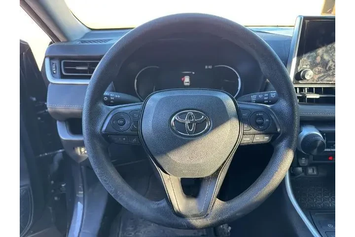 $25643 : Toyota RAV4 2023 AWD LE 4dr image 8