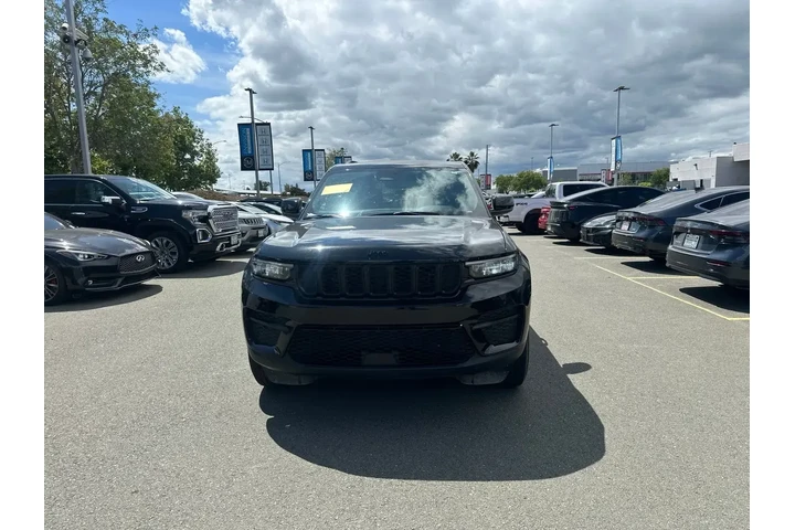 $37998 : Jeep Grand Cherokee 2025 4x4 image 1