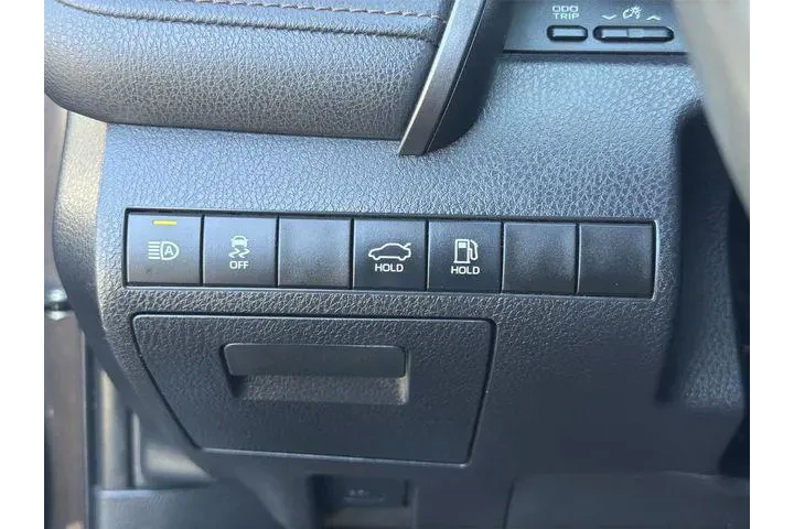 $18333 : Toyota Camry 2019 LE 4dr Sed image 8