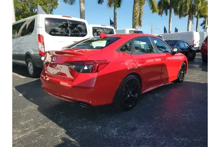 Honda Civic 2024 Sport 4dr S image 3