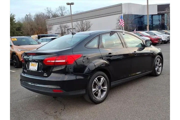 $9995 : Ford Focus 2018 SE 4dr Sedan image 6