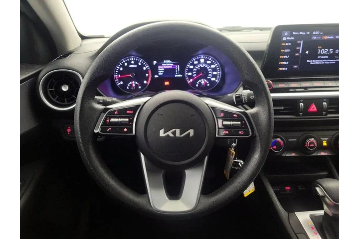 $18998 : Kia Forte 2023 LXS 4dr Sedan image 10