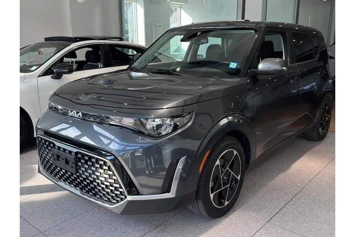 $15895 : Kia Soul 2023 EX 4dr Crossov image 1