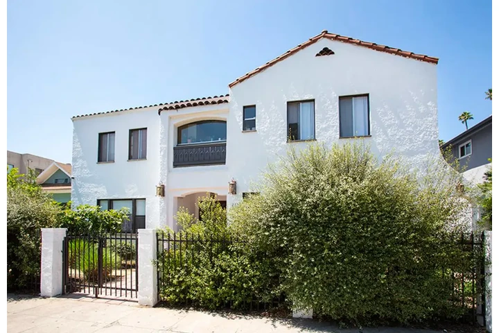 $1450 : 1Bed 1Bath Apt available in LA image 1