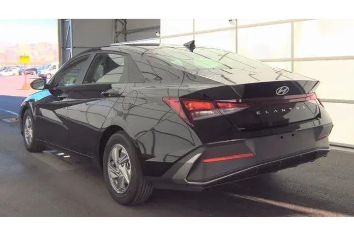 $20991 : Hyundai ELANTRA 2025 SE 4dr image 4