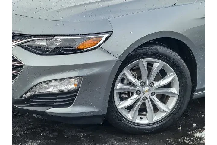 $21880 : Chevrolet Malibu 2024 LT 4dr image 3