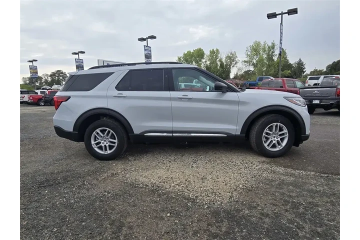 $39950 : Ford Explorer 2025 AWD Activ image 3