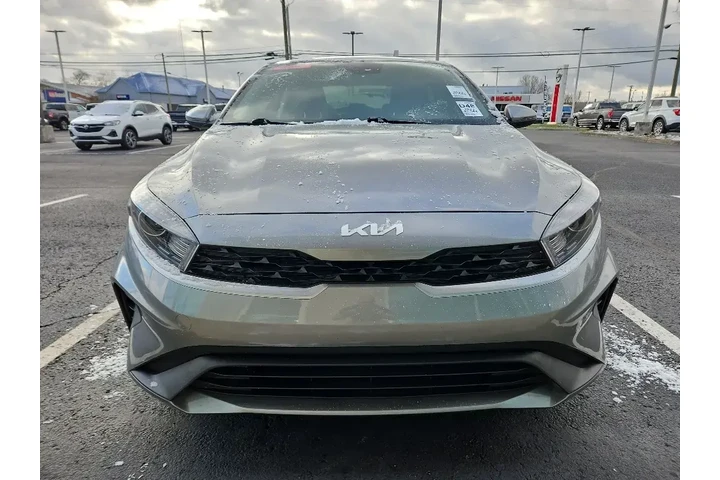 $16919 : Kia Forte 2023 LXS 4dr Sedan image 3