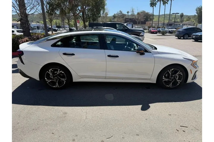 $28028 : Kia K5 2025 GT-Line 4dr Seda image 8