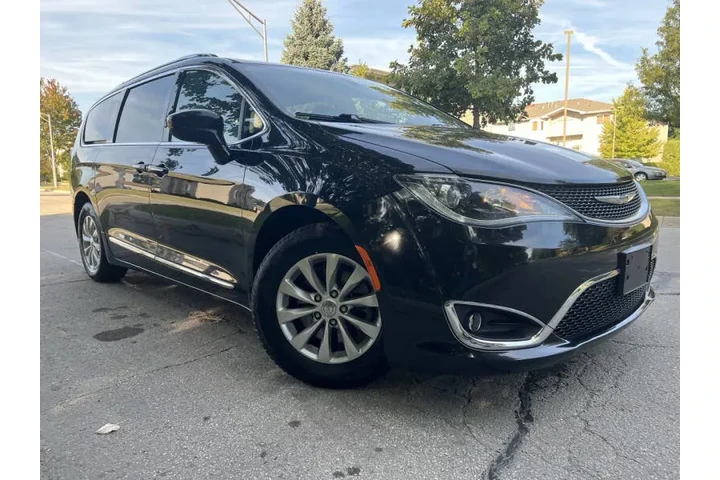 $12495 : 2017 Pacifica Touring-L image 10