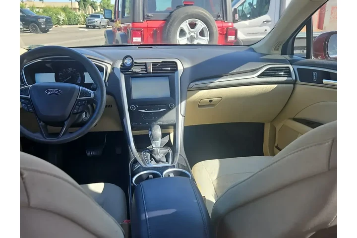 $7000 : Ford Fusion 2014 SE 4dr Seda image 9