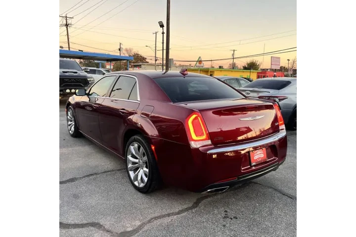 $14495 : 2019 300 Touring image 9