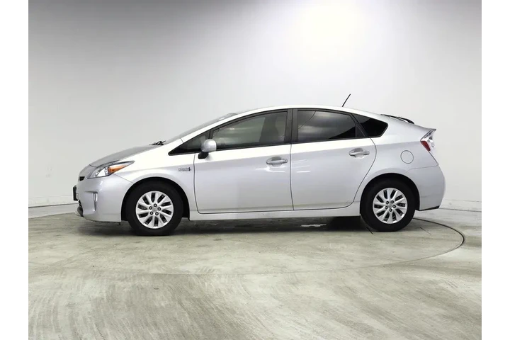 $16998 : Toyota Prius Plug-in Hybrid image 3