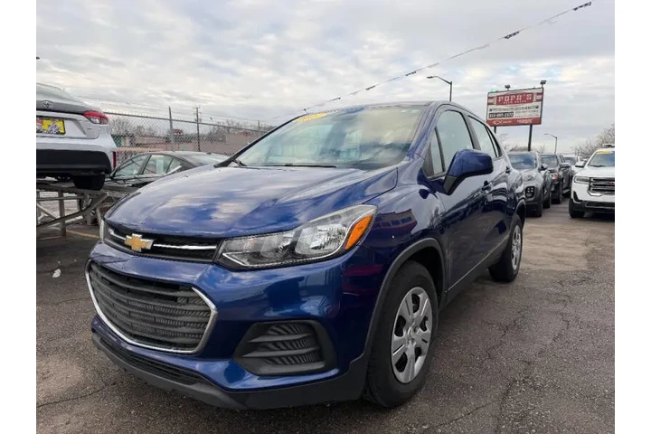 $9395 : 2017 Trax LS image 5