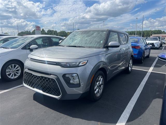 $16991 : PRE-OWNED 2022 KIA SOUL LX image 5