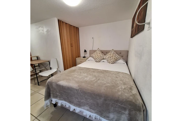 $1500 : EFFICIENCY en West Miami image 3