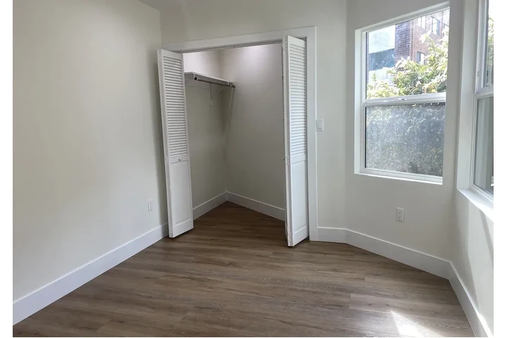 $1000 : Newly built Spanish-style Home image 4