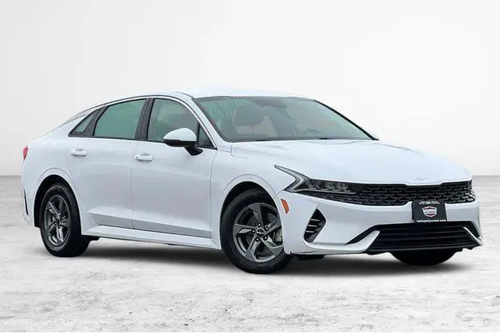 $18990 : Kia K5 2023 LXS 4dr Sedan image 1