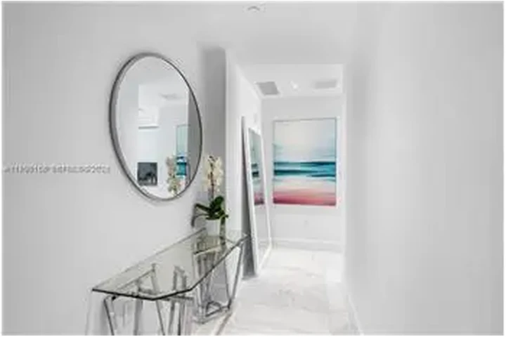 $5200 : Rental property with 1 bedro image 2