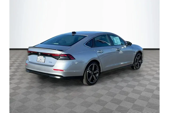 $28800 : Honda Accord Hybrid 2023 Spo image 7