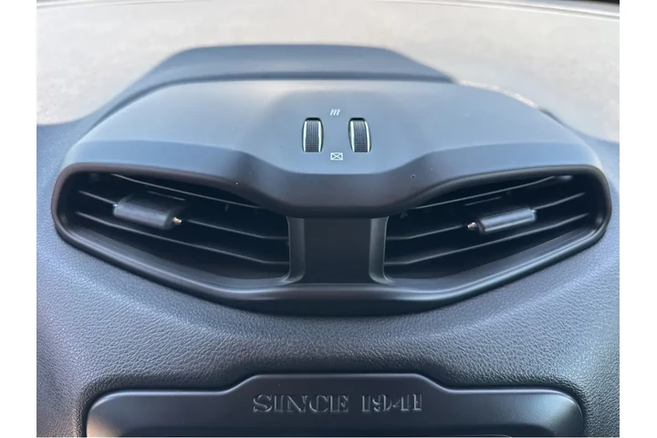 $11477 : 2017 Renegade Altitude image 6