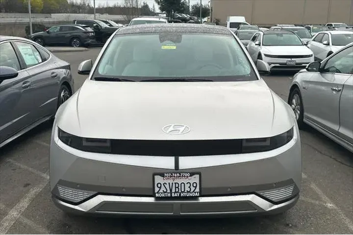 $34990 : Hyundai IONIQ 5 2024 AWD Dis image 5