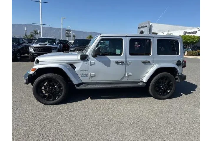 $30744 : Jeep Wrangler Unlimited 2022 image 4