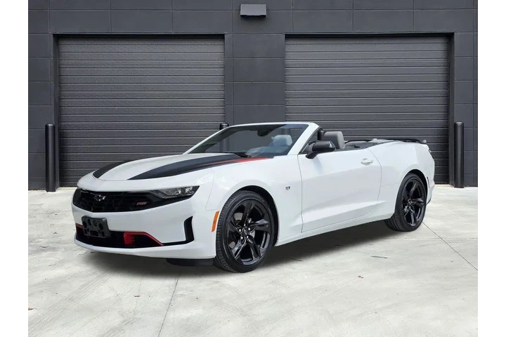 $32490 : Chevrolet Camaro 2023 LT 2dr image 1