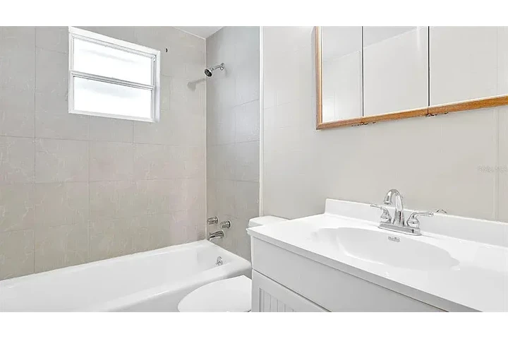 $900 : Casa disponible para alquiler image 4