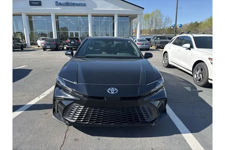 $28991 : Toyota Camry 2025 SE 4dr Sed image 2