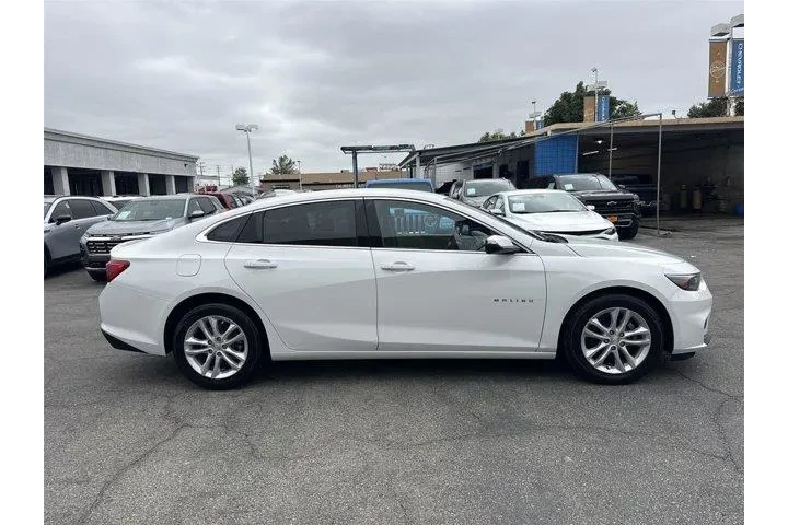 $14250 : Chevrolet Malibu 2018 LT 4dr image 2